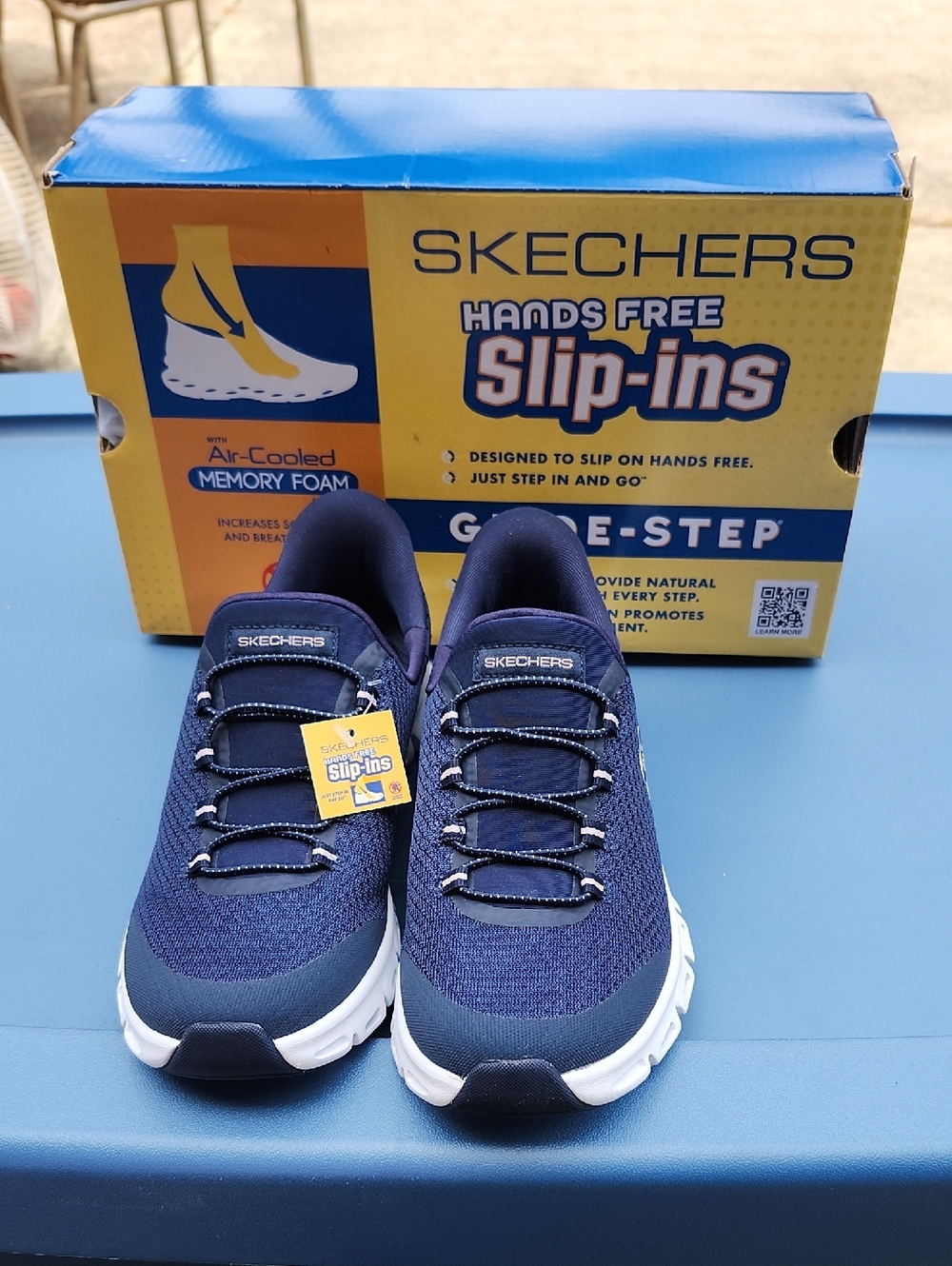 SKECHERS HANDS FREE SLIP-INS GLIDE-STEP PURSUIT SNEAKERS